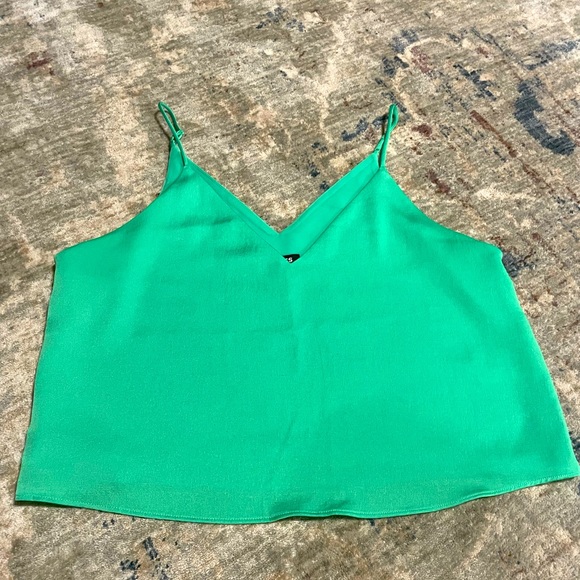 Beautiful lime green cropped camisole! - Picture 1 of 2